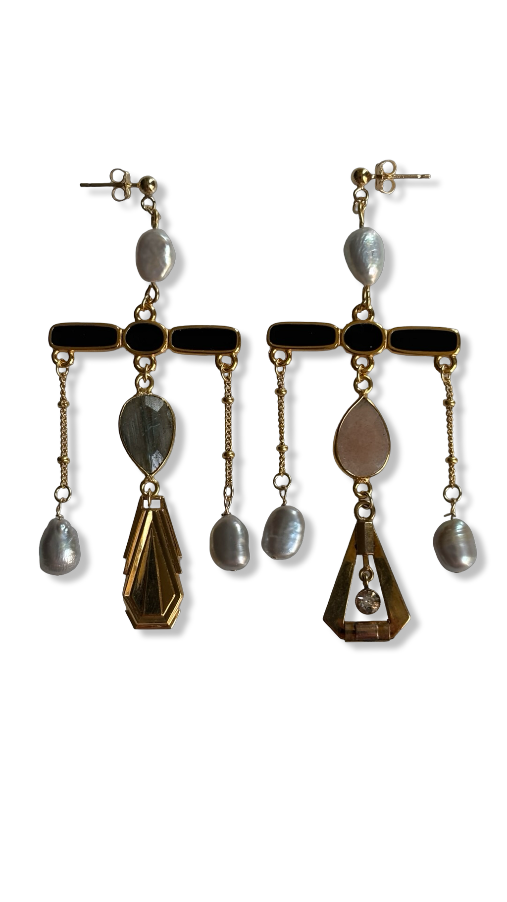 Pendants chandelier, pierres fines, perles grises et motifs Art Deco
