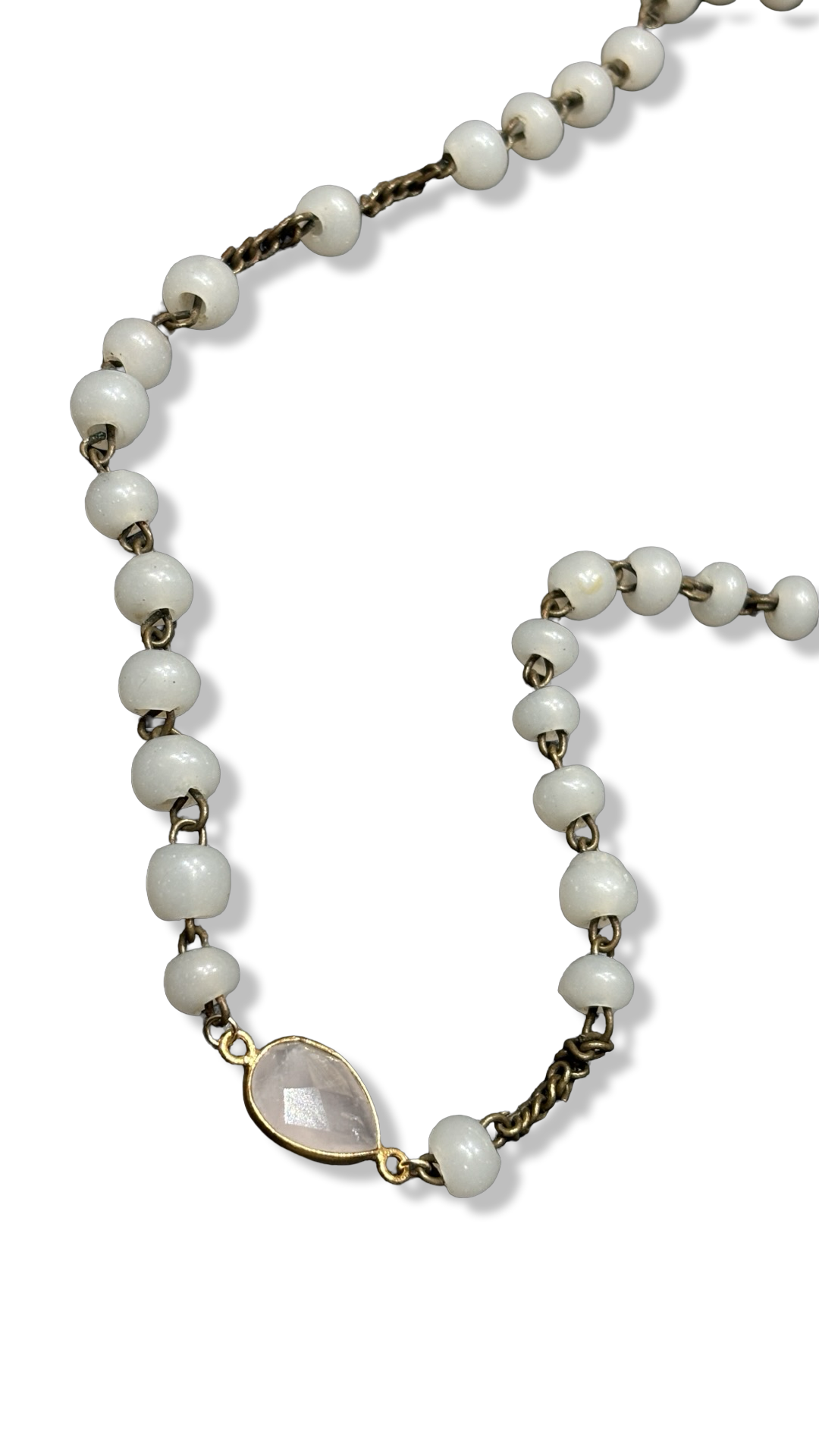 Collier chapelet blanc et goutte en quartz rose