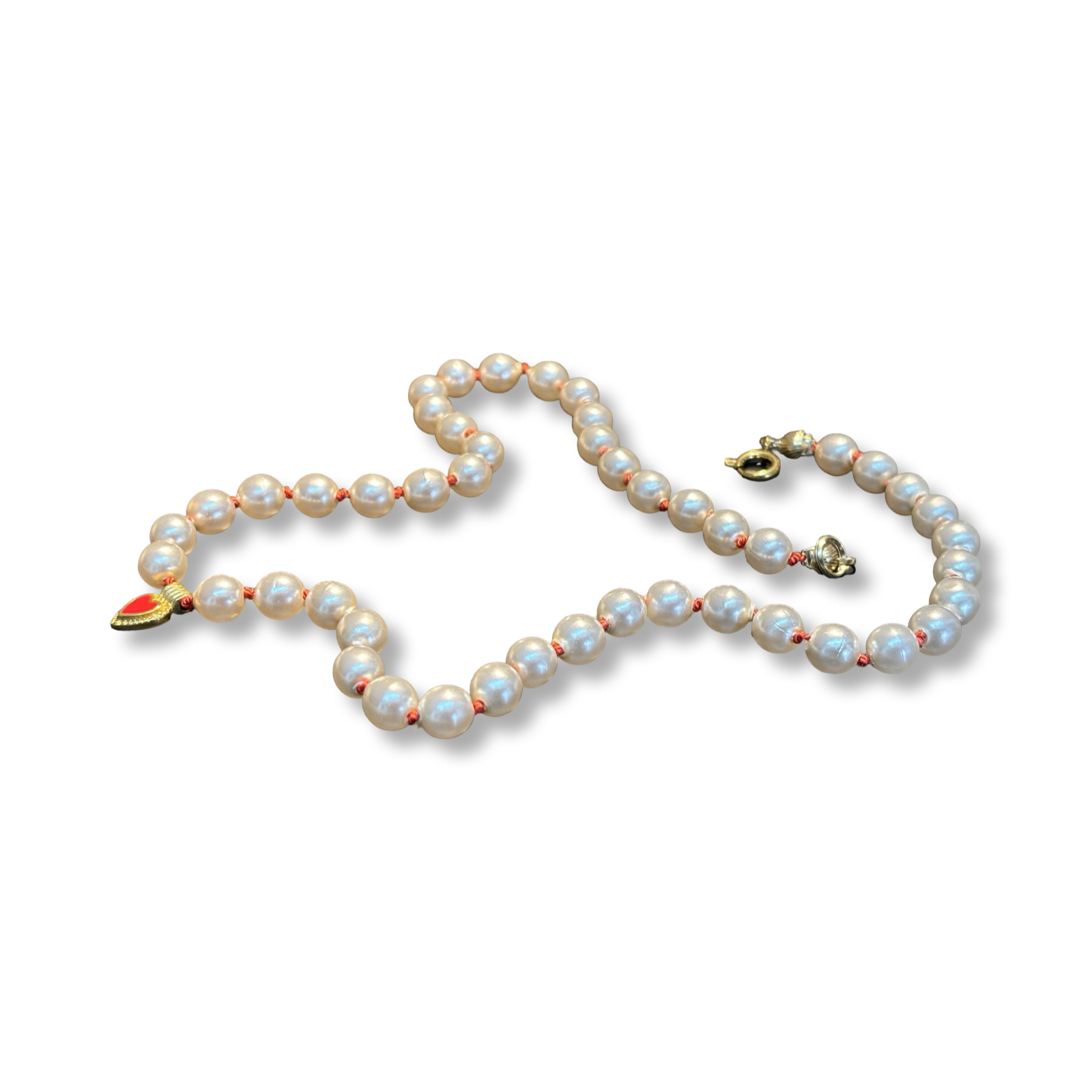 Collier de perles fantaisies anciennes et cœur émaillé
