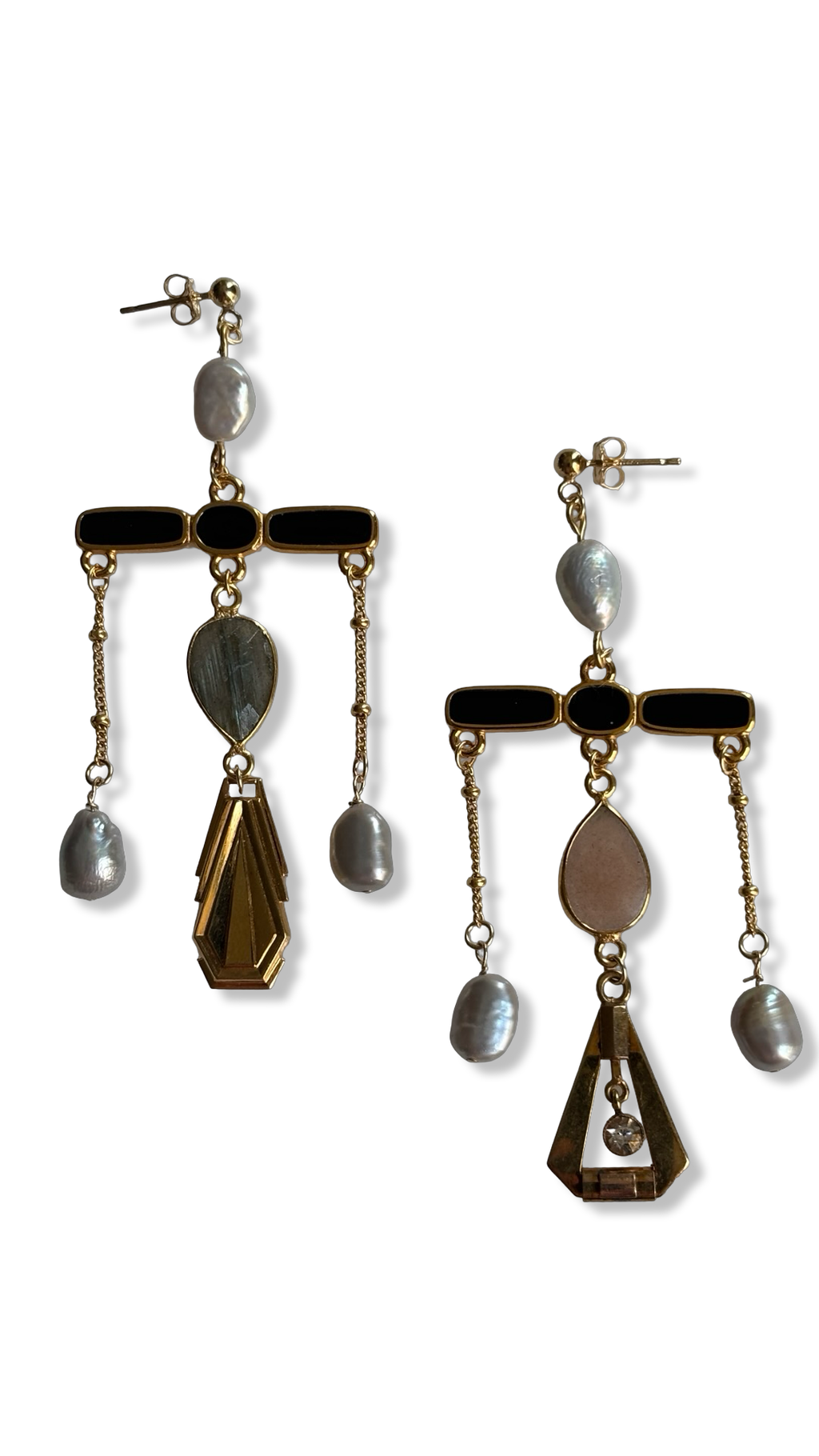 Pendants chandelier, pierres fines, perles grises et motifs Art Deco