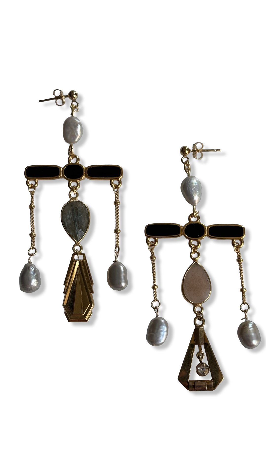Pendants chandelier, pierres fines, perles grises et motifs Art Deco