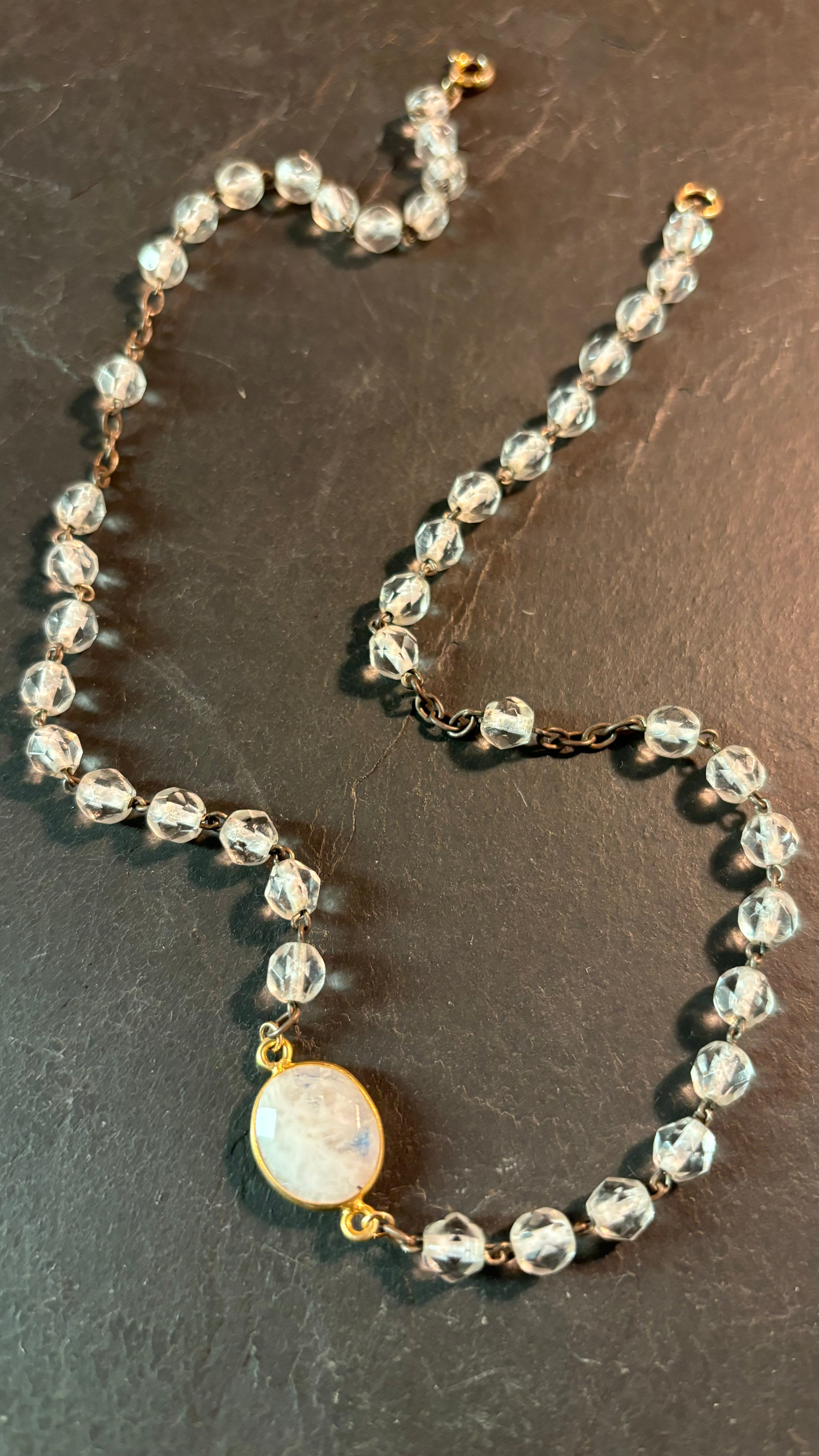 Collier chapelet ancien et Pierre de Lune - blissparis