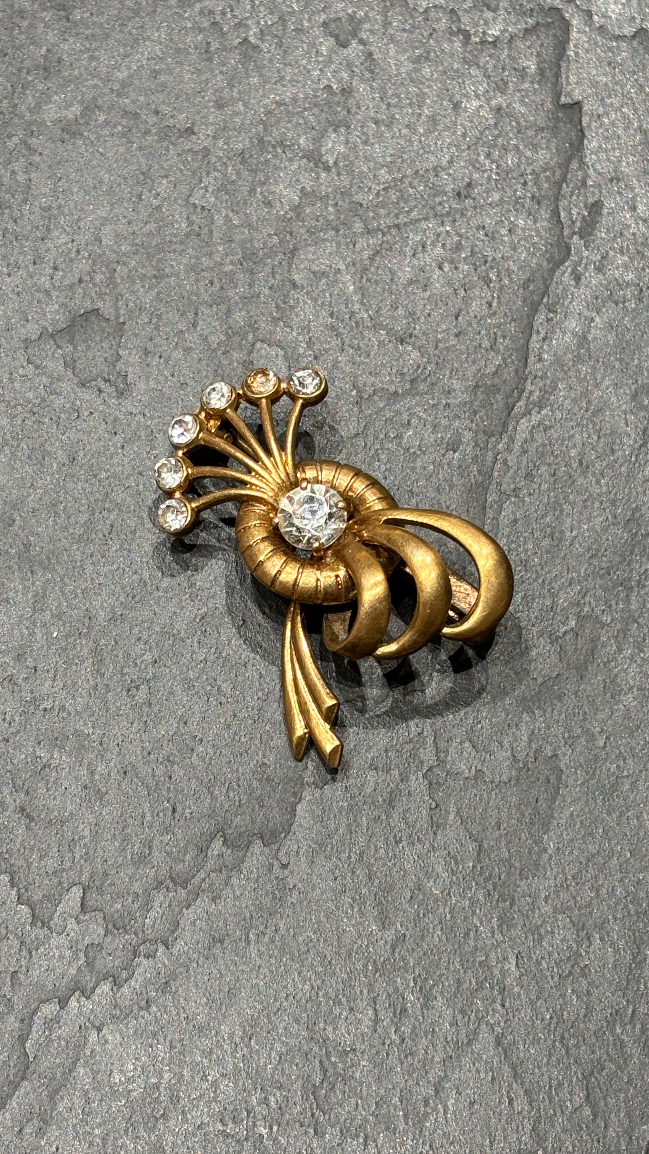Broche à strass années 40
