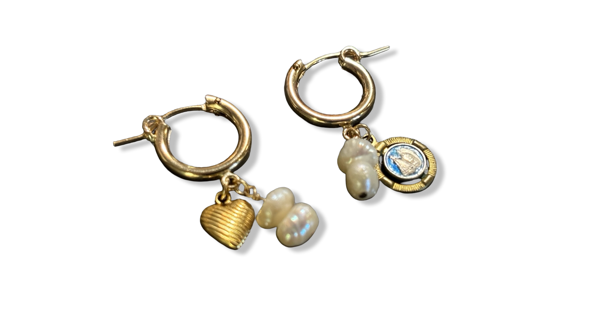 Mini créoles goldfilled, médailles et perles