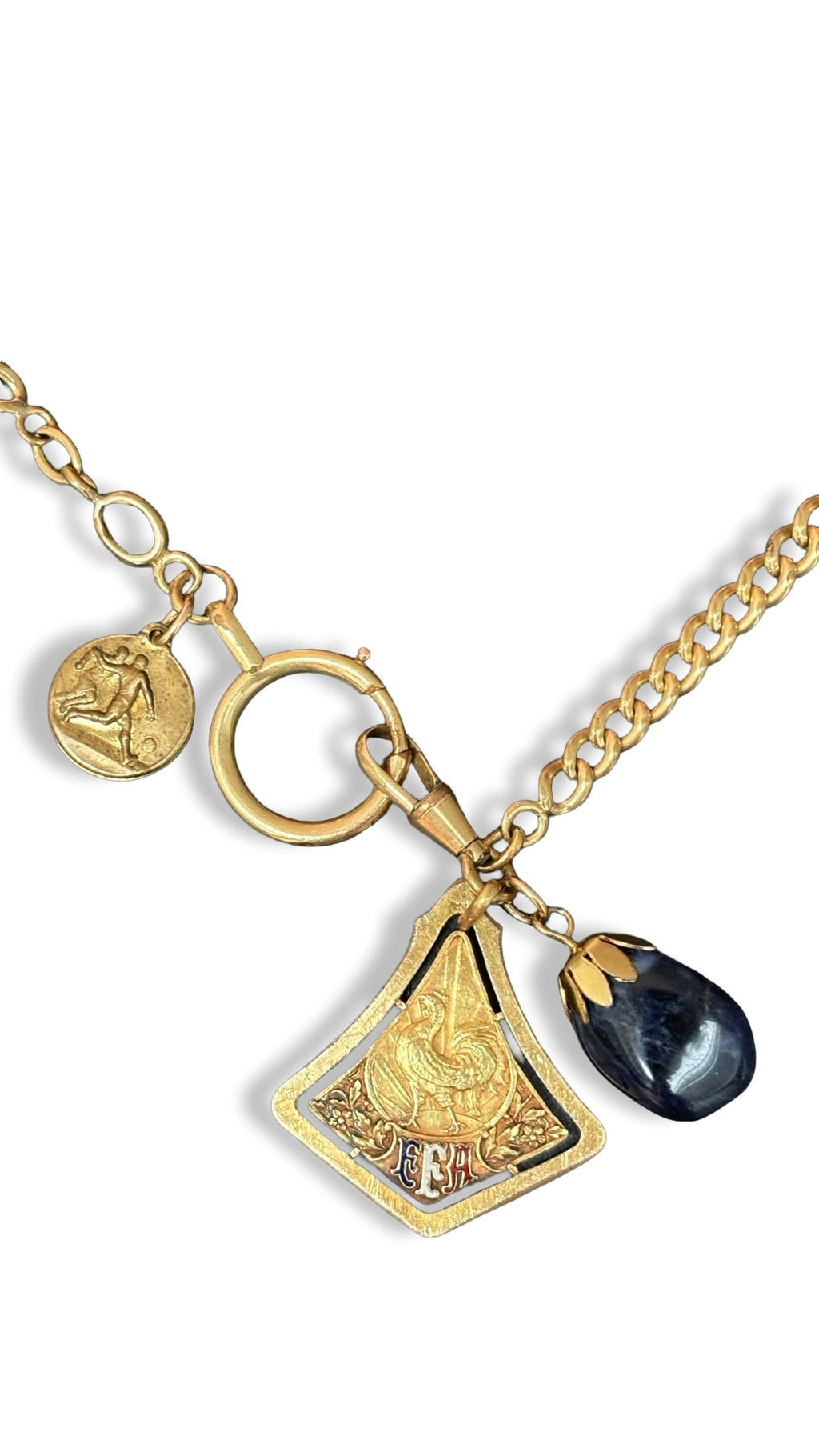 Collier médaille d’athlétisme et agate bleu