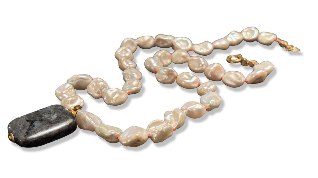 Collier de perles baroques et labradorite
