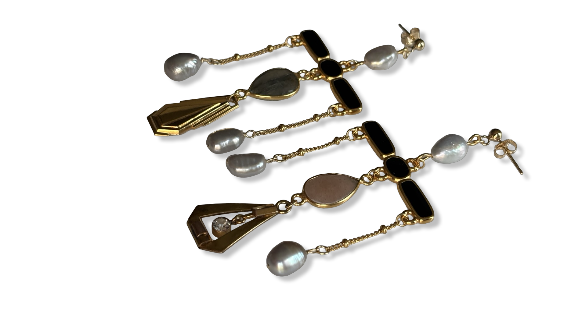 Pendants chandelier, pierres fines, perles grises et motifs Art Deco