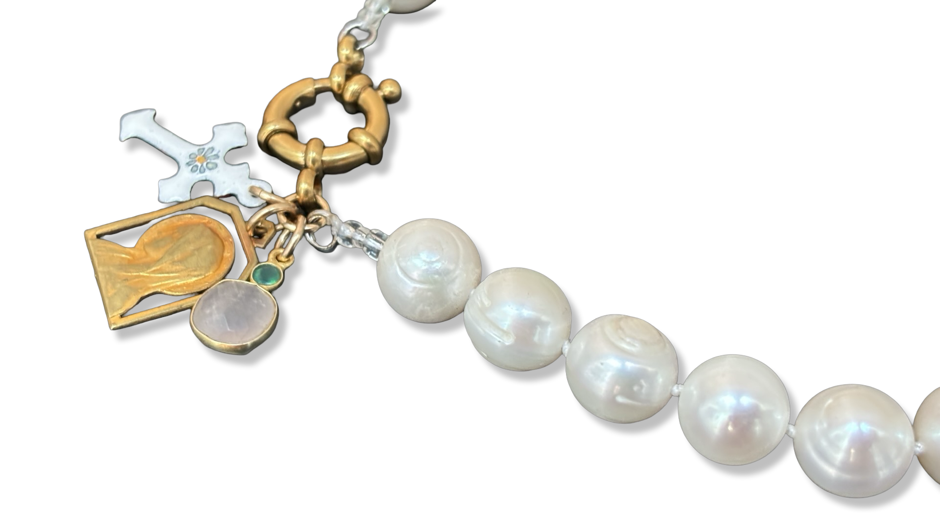 Collier de perles baroques, croix bretonne, Vierge au Voile et Quartz rose