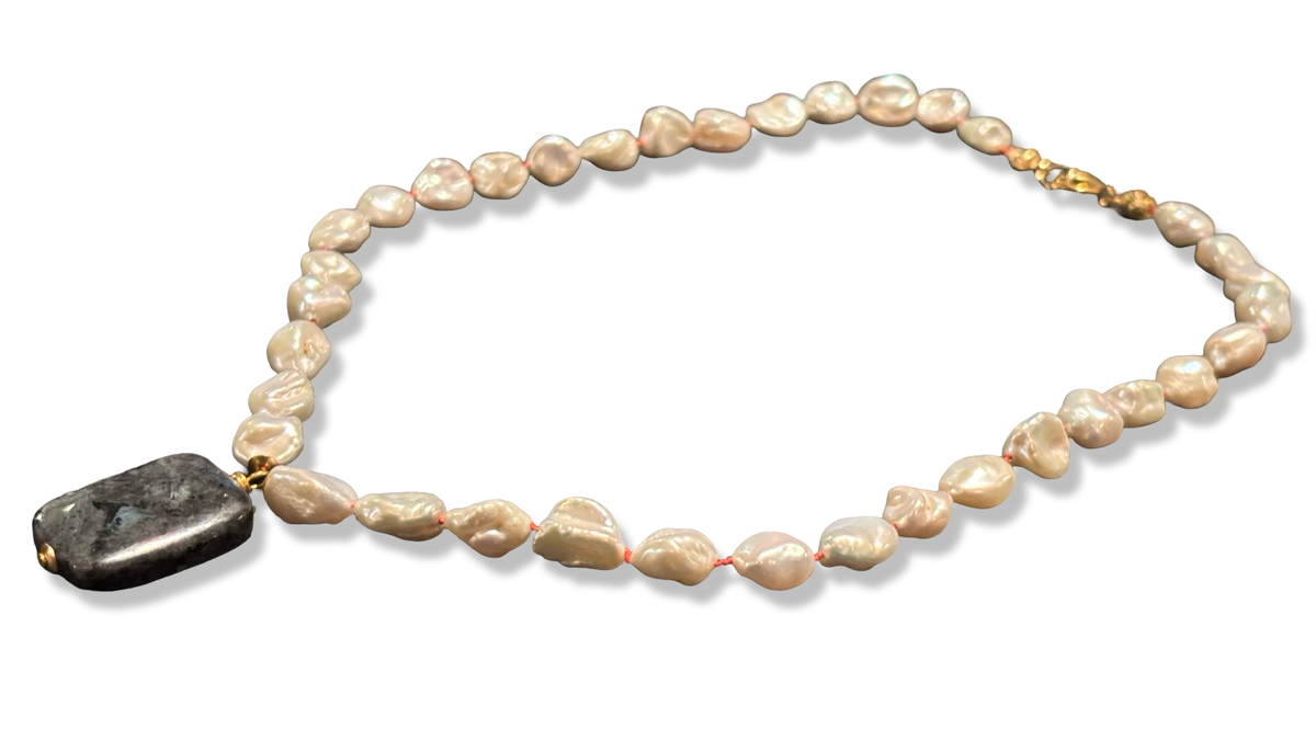Collier de perles baroques et labradorite