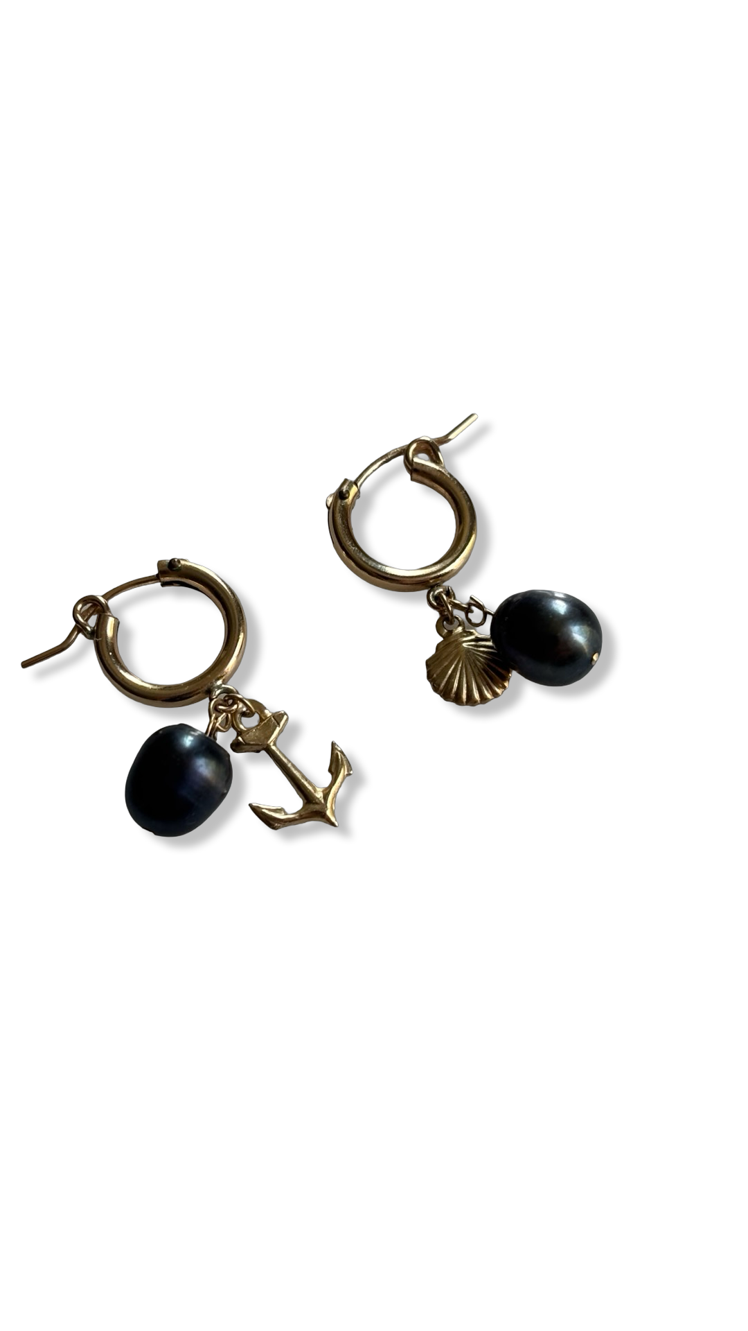 Mini créoles perles noires, ancre et coquillage