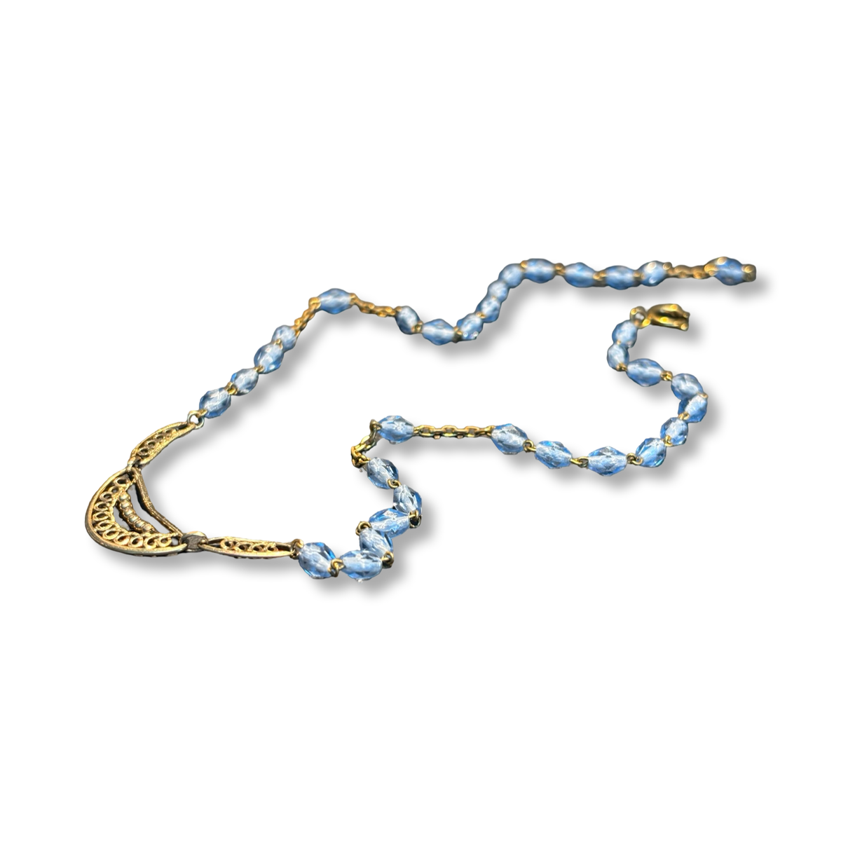 Collier chapelet bleu et motif ancien en filigrane