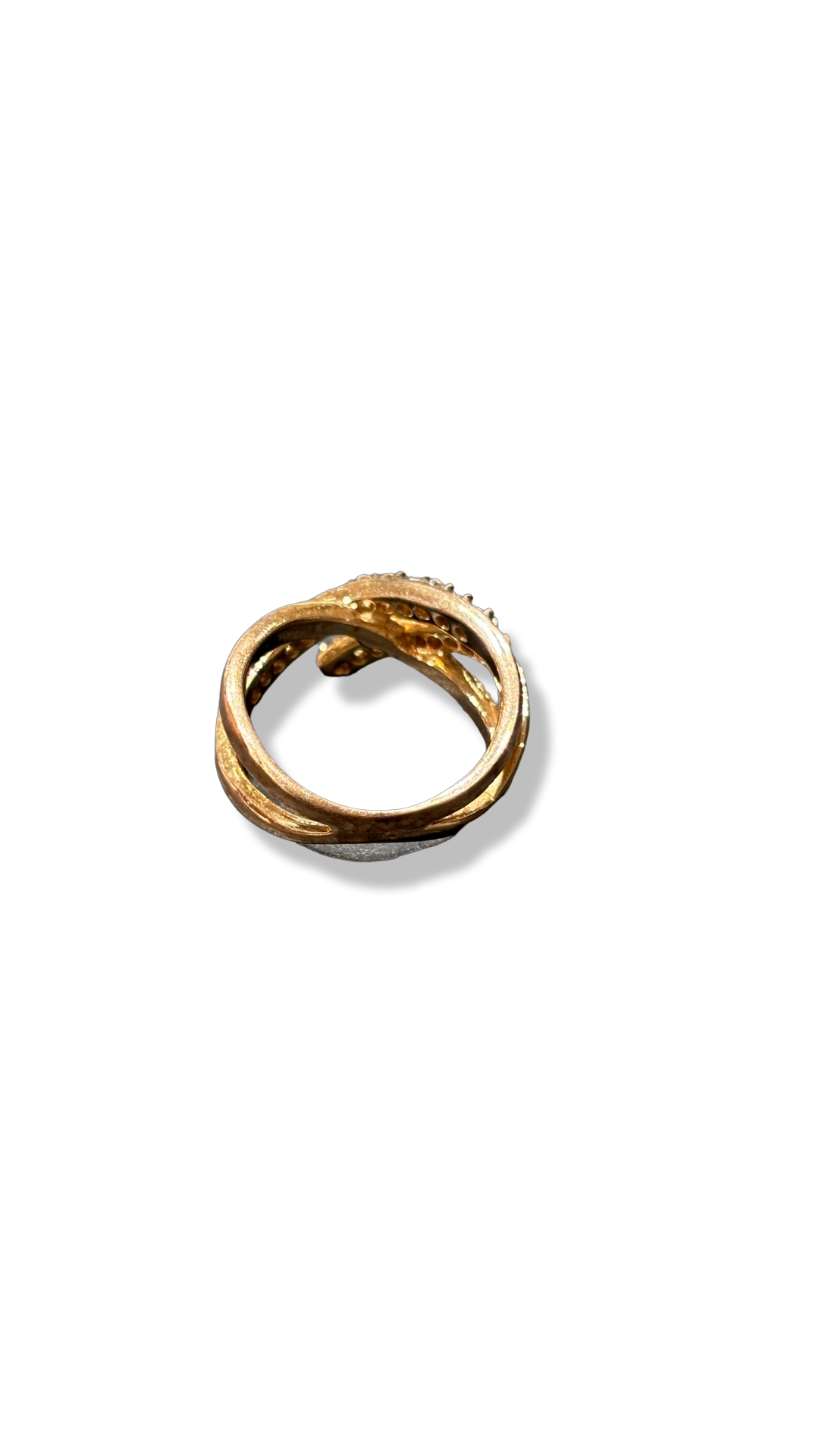 Bague ruban serti