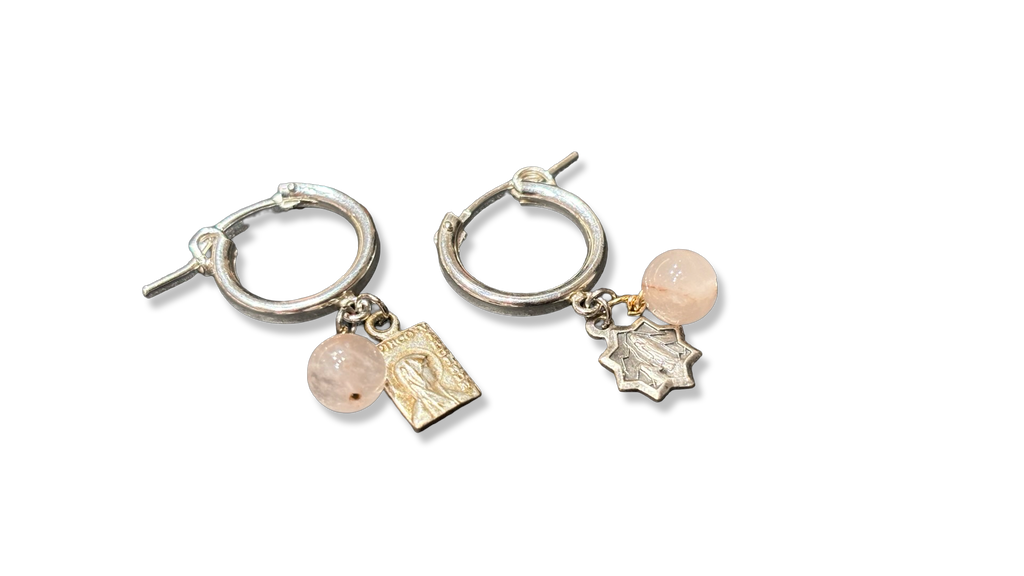 Mini créoles argent, quartz rose et médailles