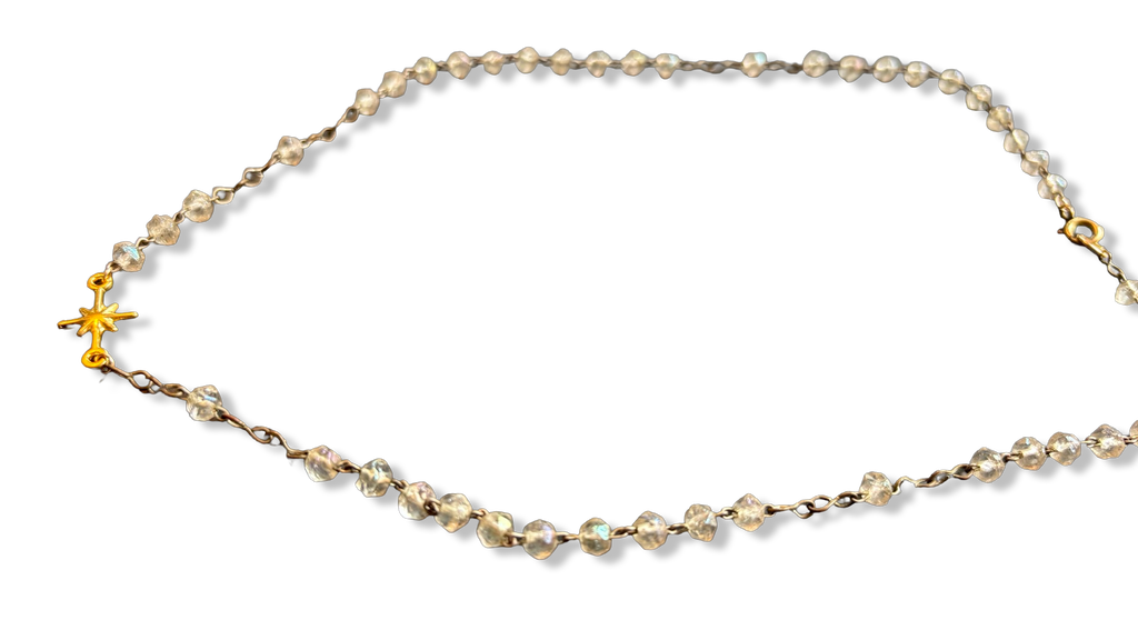 Collier chapelet en perles de verre et étoile