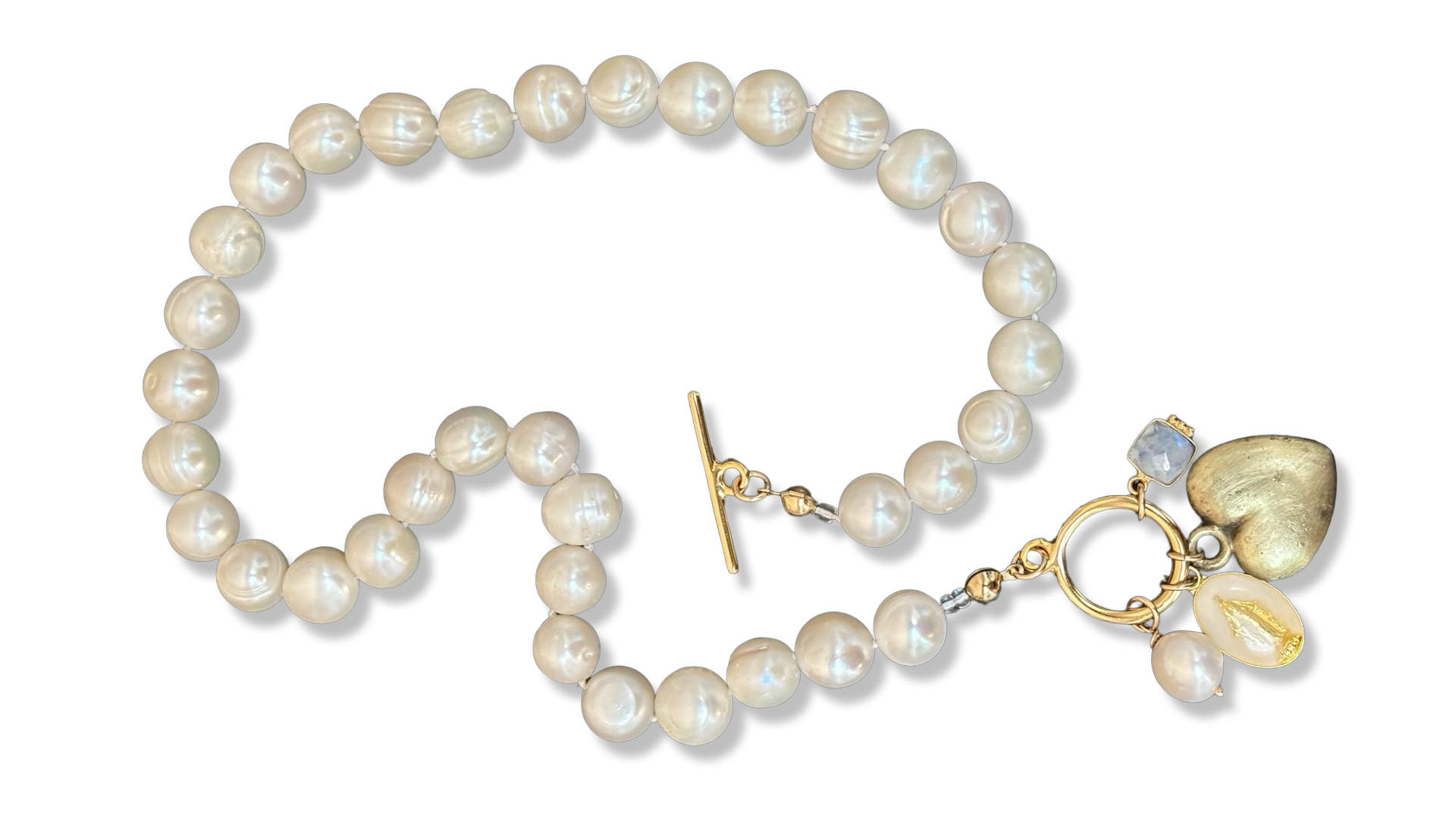 Collier de perles baroques, cœur 80s, Médaille Miraculeuse et Pierre de Lune