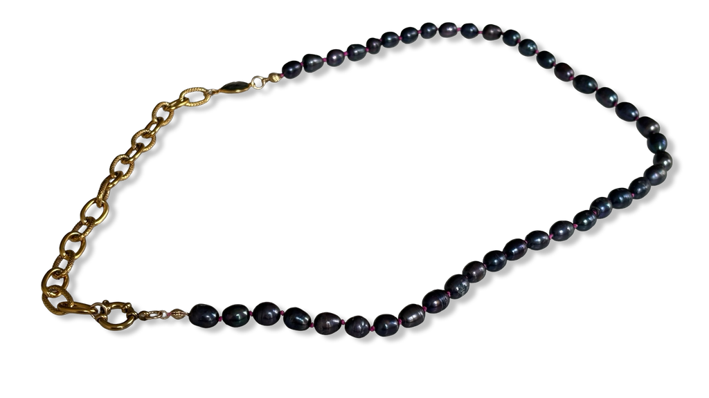Sautoir de perles noires, labradorite et chaîne