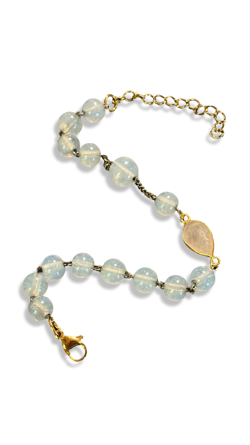 Bracelet chapelet blanc et goutte de quartz pêche