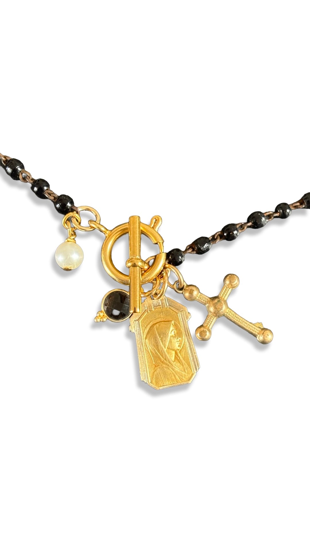 Collier en perles de Jai, croix et Sainte Marie.