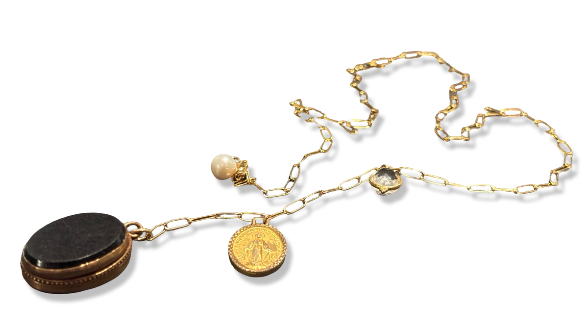 Collier lasso upcyclé , médaillon à secret et médaille miraculeuse