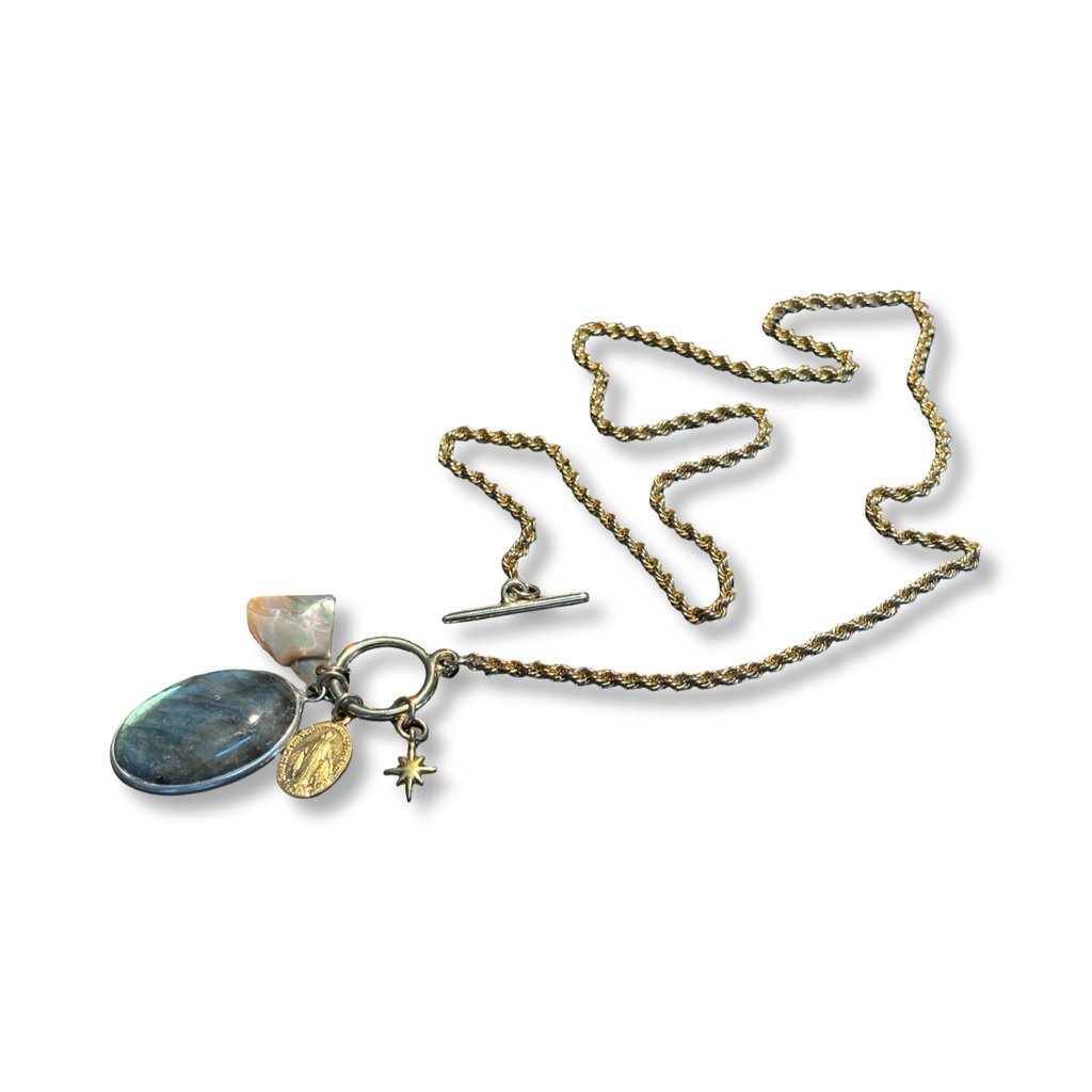 Sautoir et médaillon de Labradorite