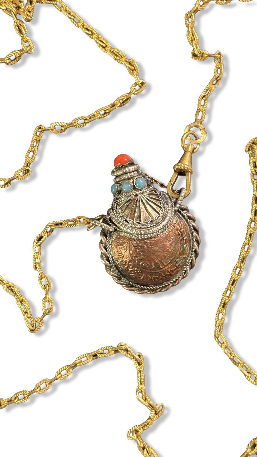Sautoir et fiole népalaise