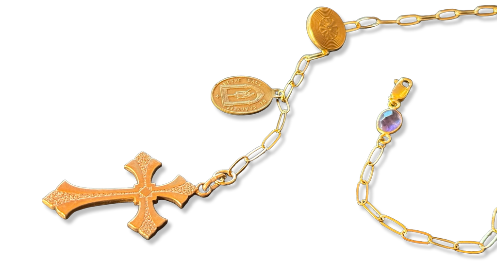 Collier lasso Croix ancienne, médailles et améthyste