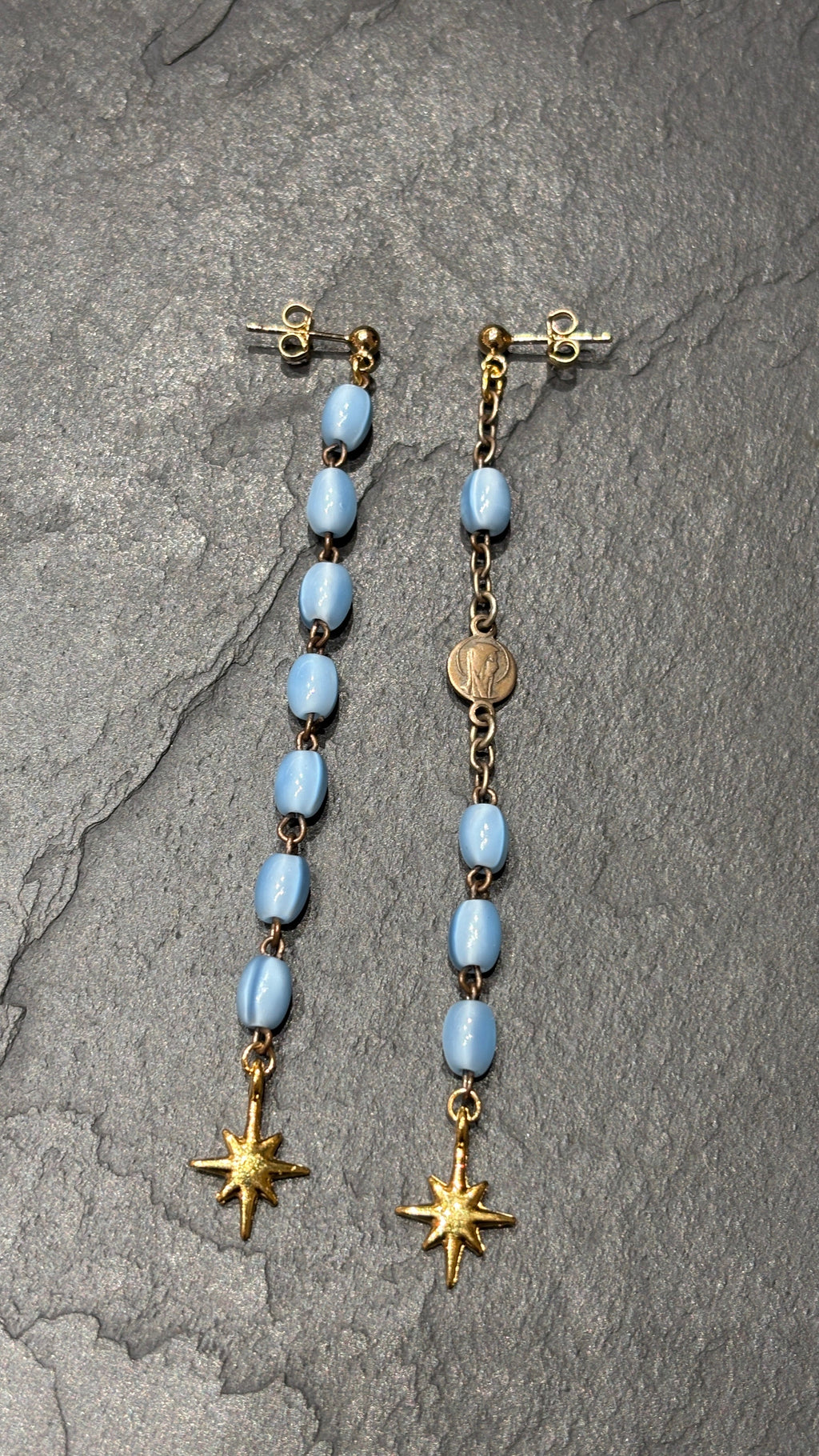 Pendants chapelet bleu et médaillons