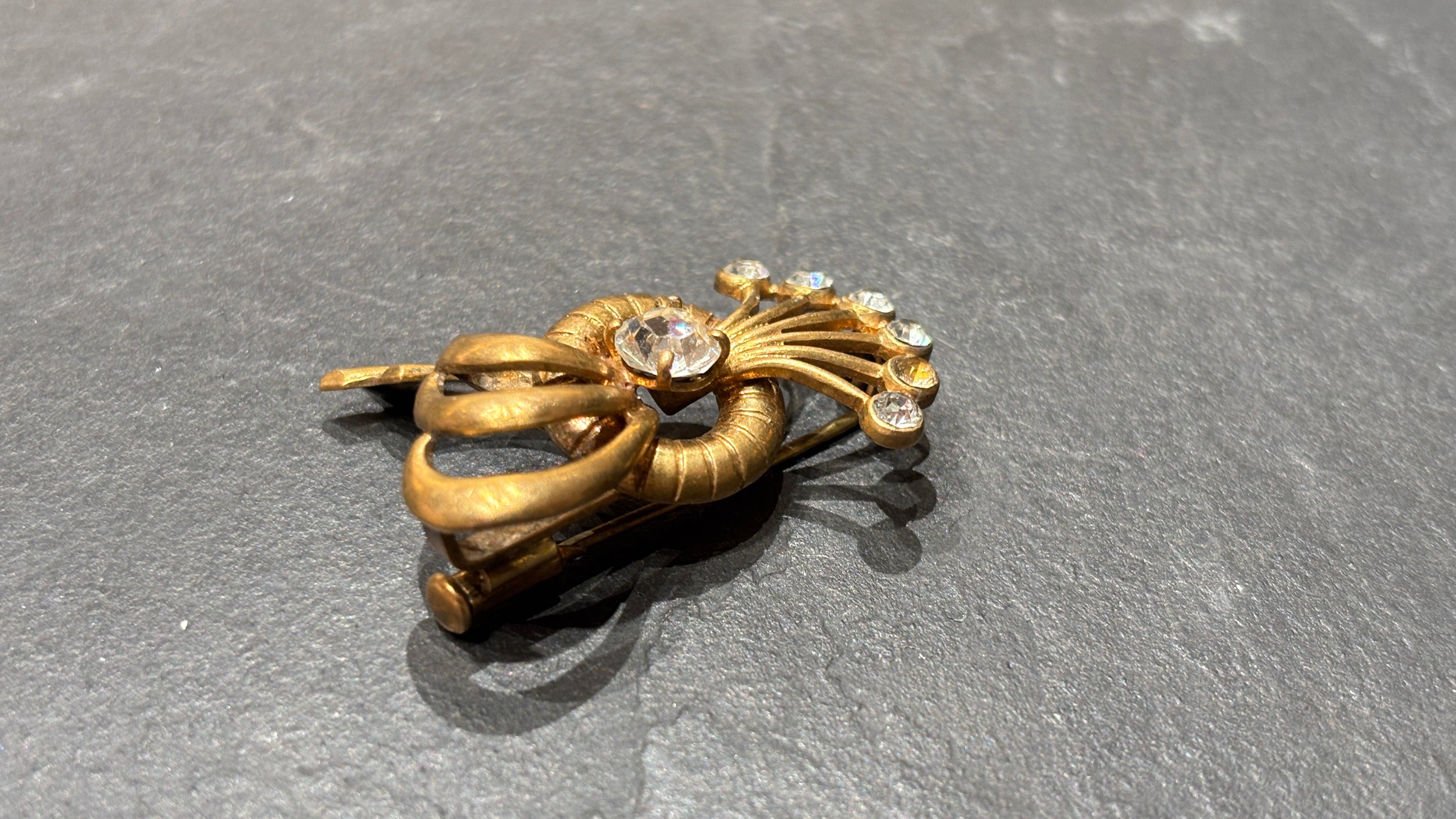 Broche à strass années 40