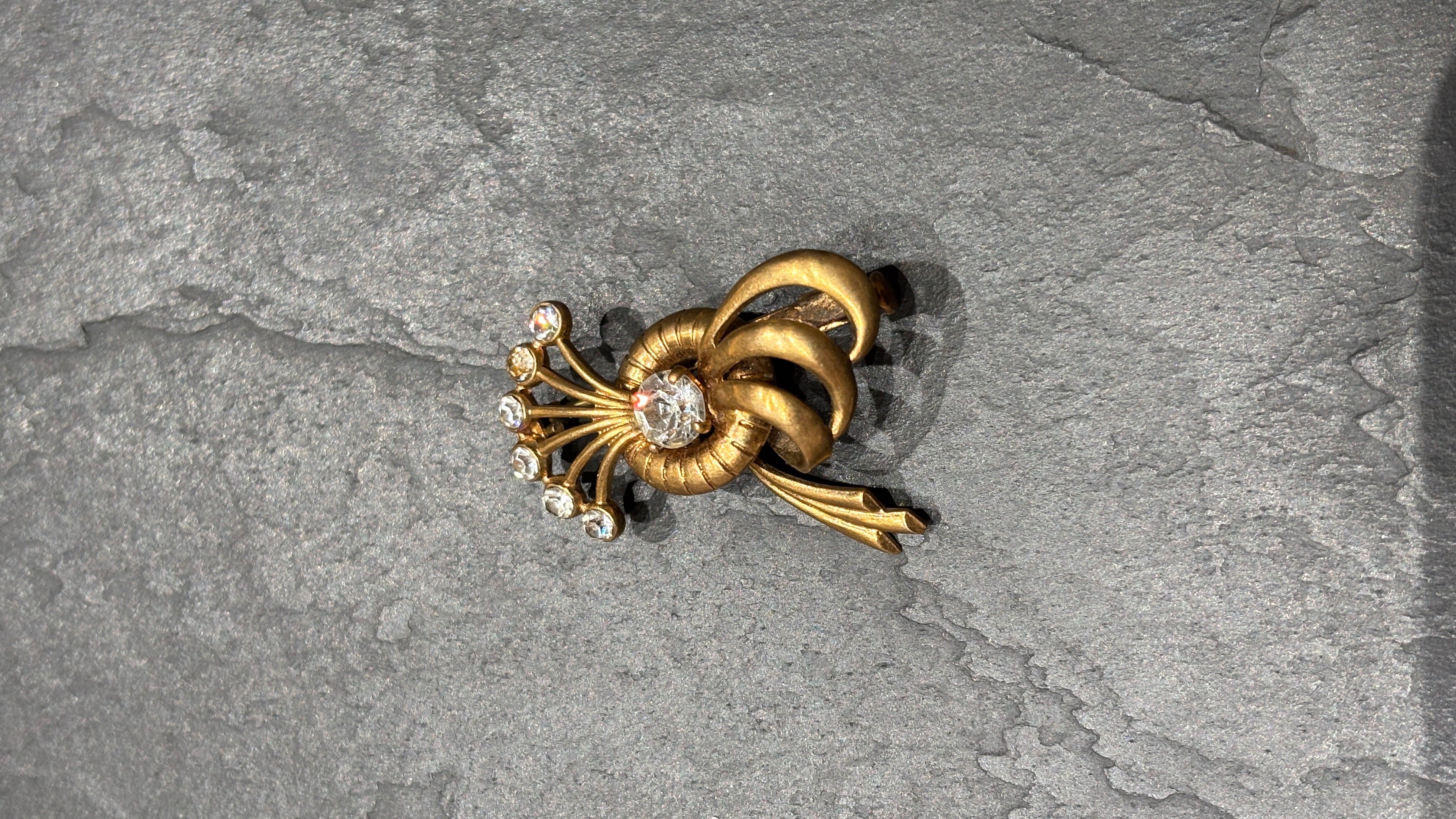 Broche à strass années 40