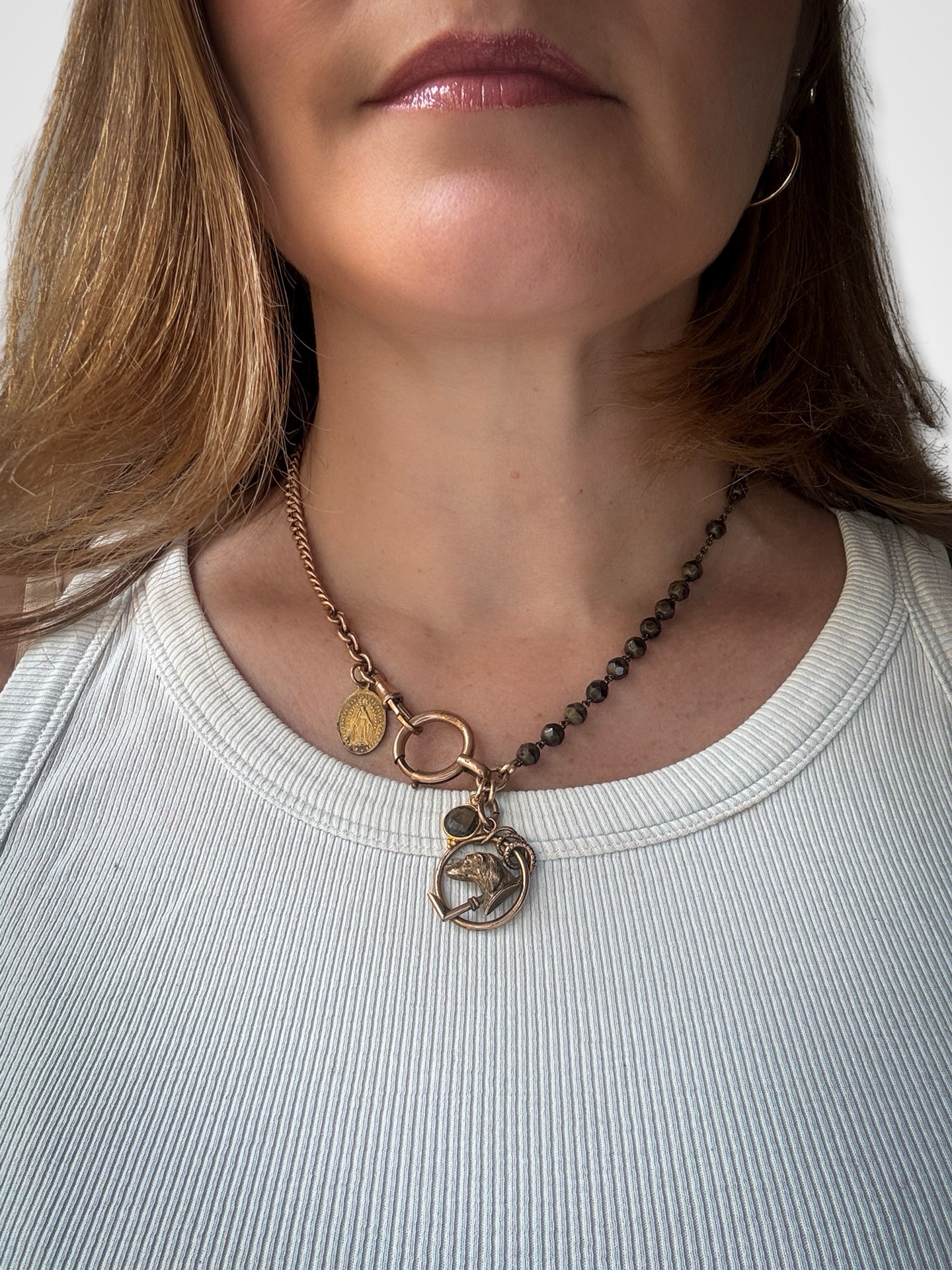 Collier chaîne de montre, chapelet et médaille au chien