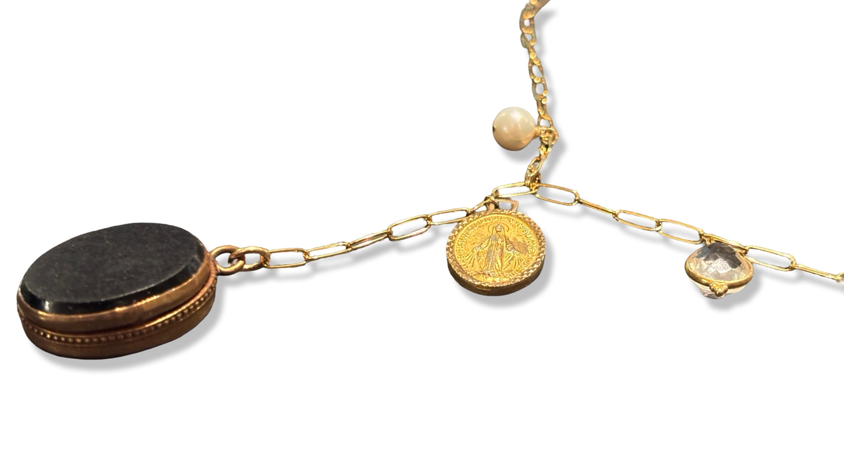 Collier lasso upcyclé , médaillon à secret et médaille miraculeuse