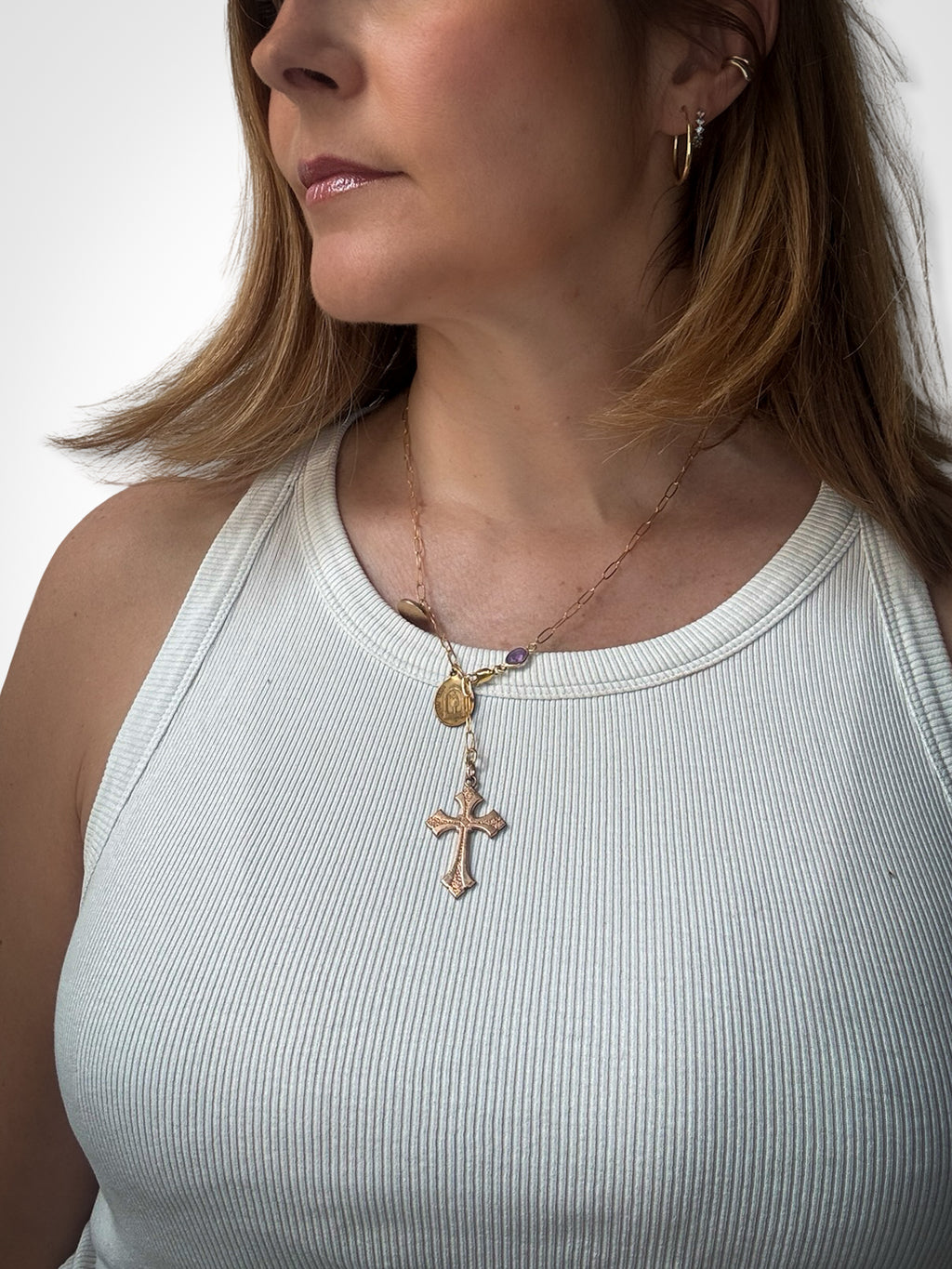 Collier lasso Croix ancienne, médailles et améthyste