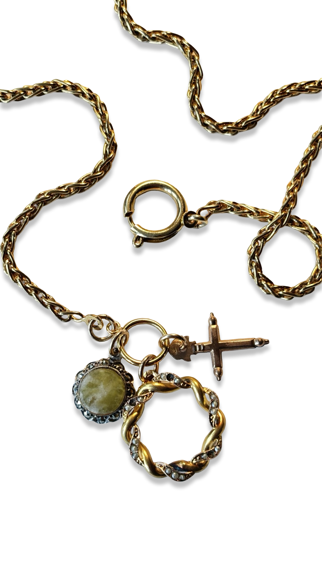 Collier torsadé, croix, couronne et calcite.