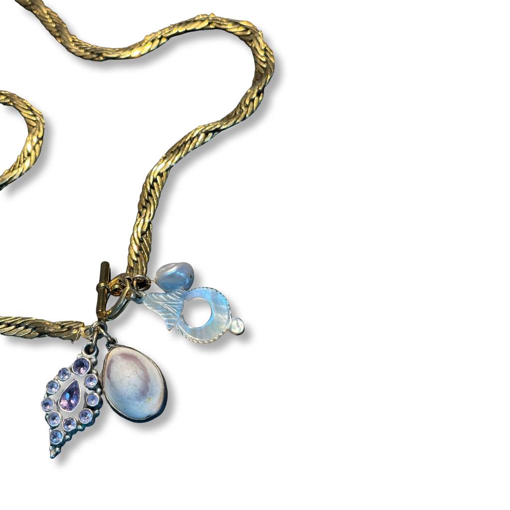 Collier chaîne ancienne , améthyste, motif de nacre et coquillage
