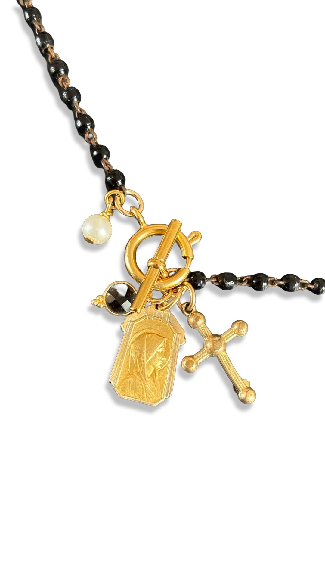 Collier en perles de Jai, croix et Sainte Marie.