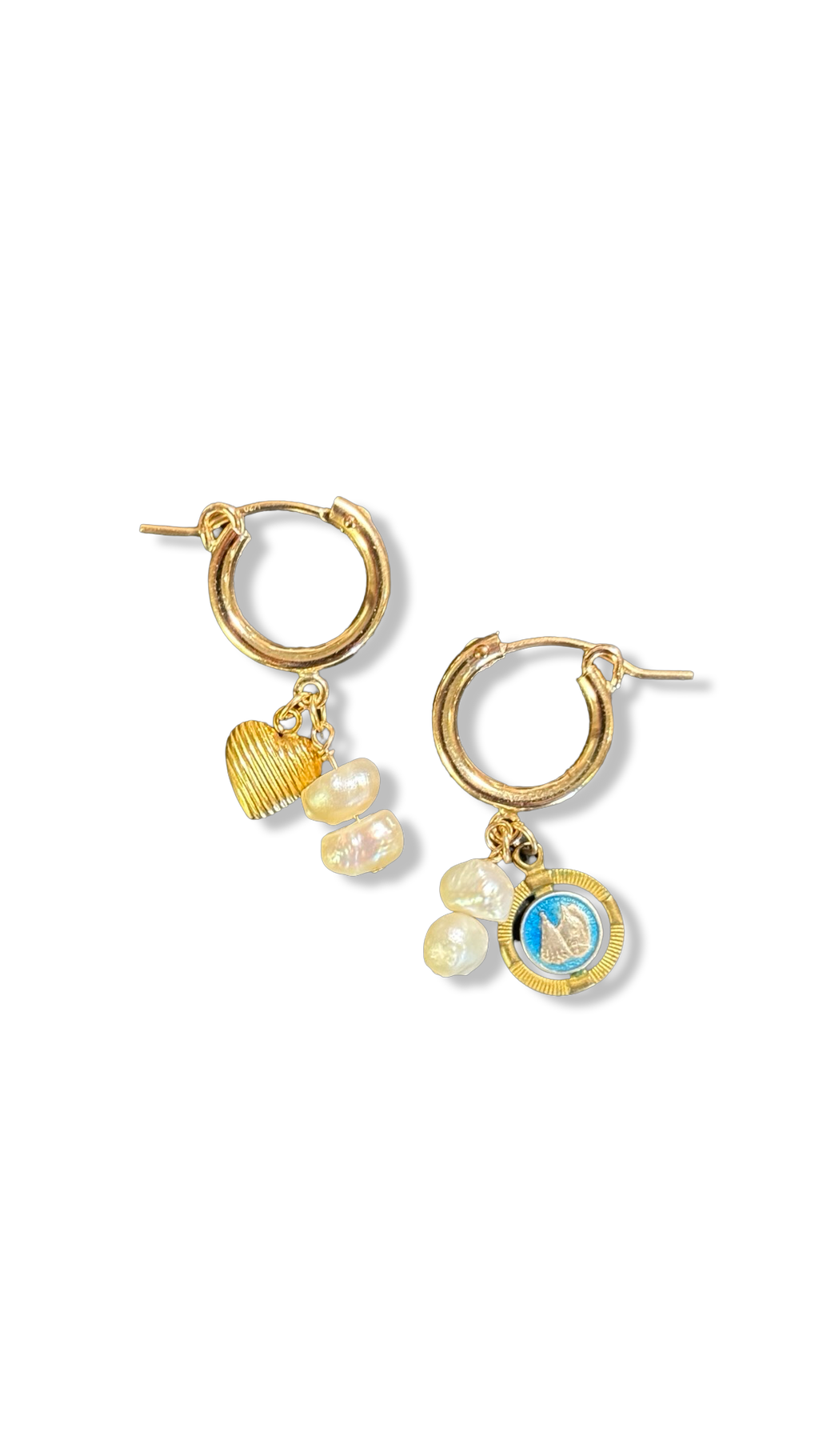 Mini créoles goldfilled, médailles et perles