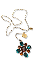 Collier lasso upcyclé, médaille de la Vierge et croix byzantine
