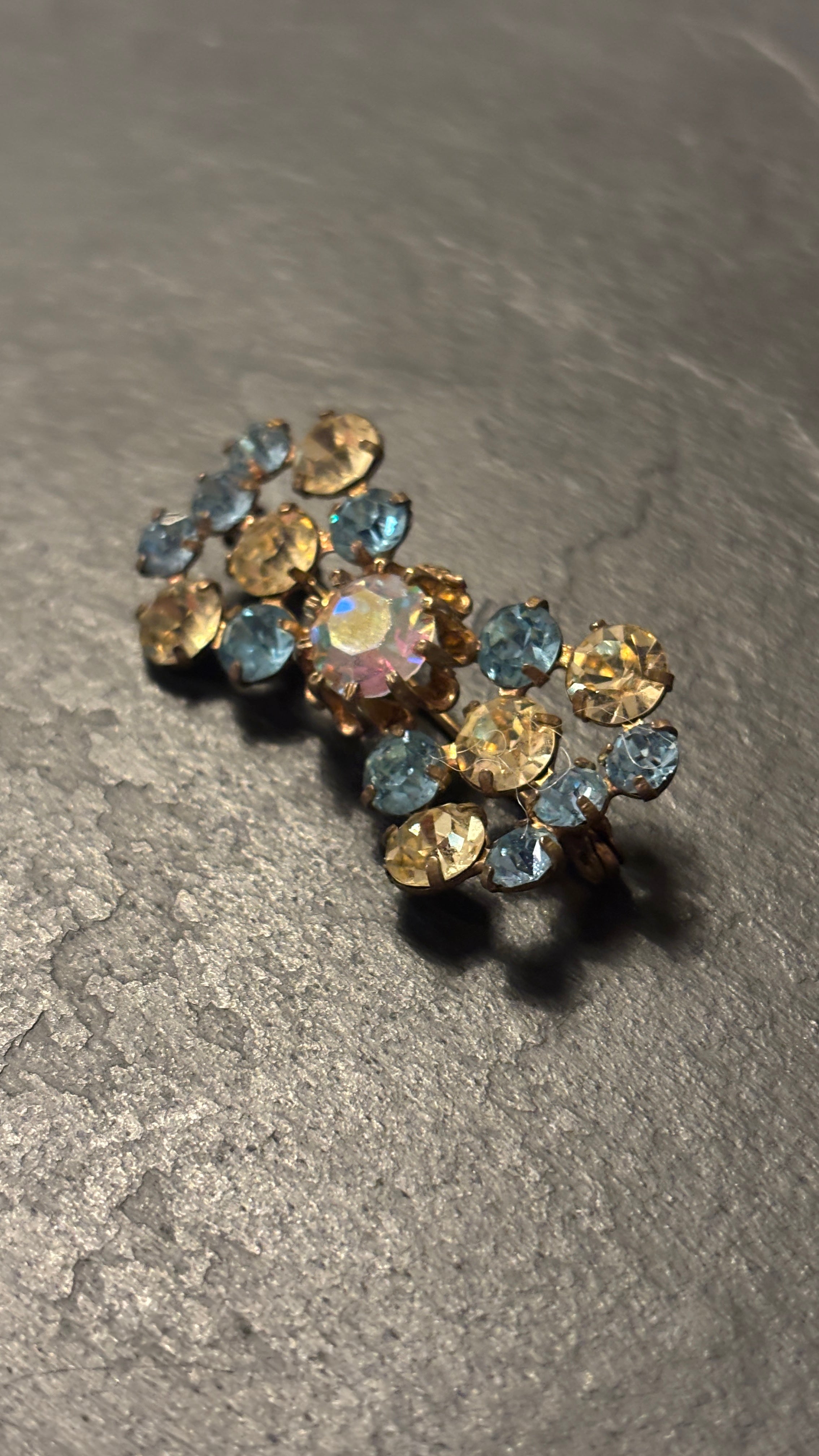 Broche en strass vintage années 40