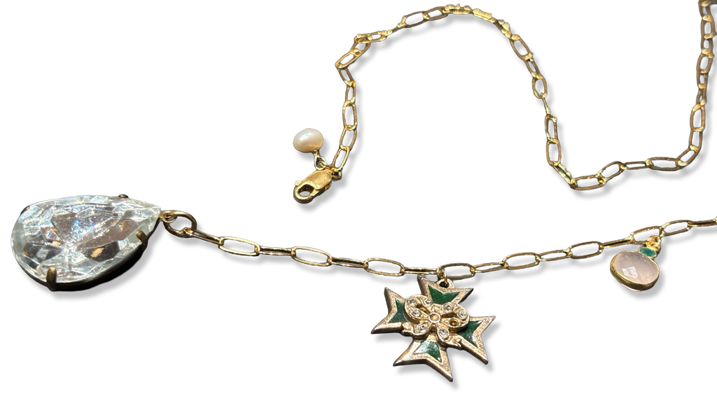 Collier lasso, large strass goutte, croix de Malte