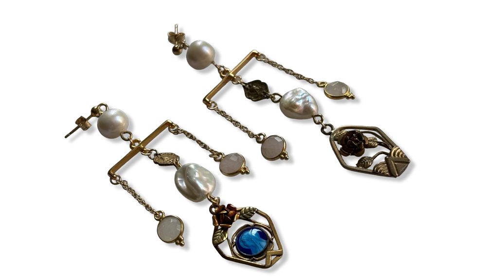 Pendants chandelier perles et médailles anciennes