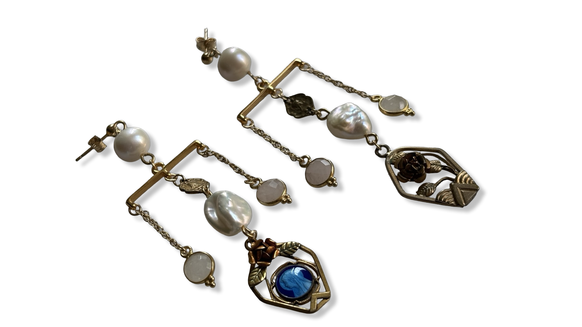 Pendants chandelier perles et médailles anciennes