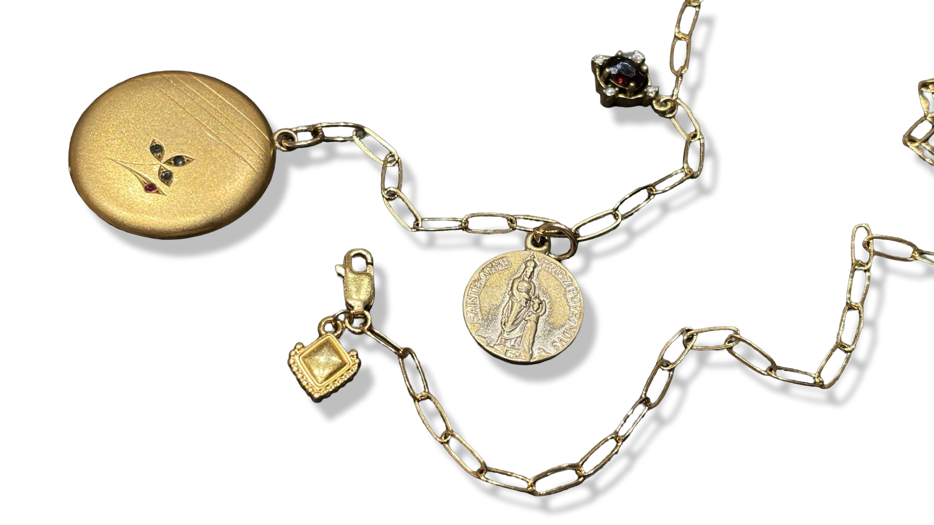 Collier lasso, médaillon et médaille de sainte Anne d’Auray