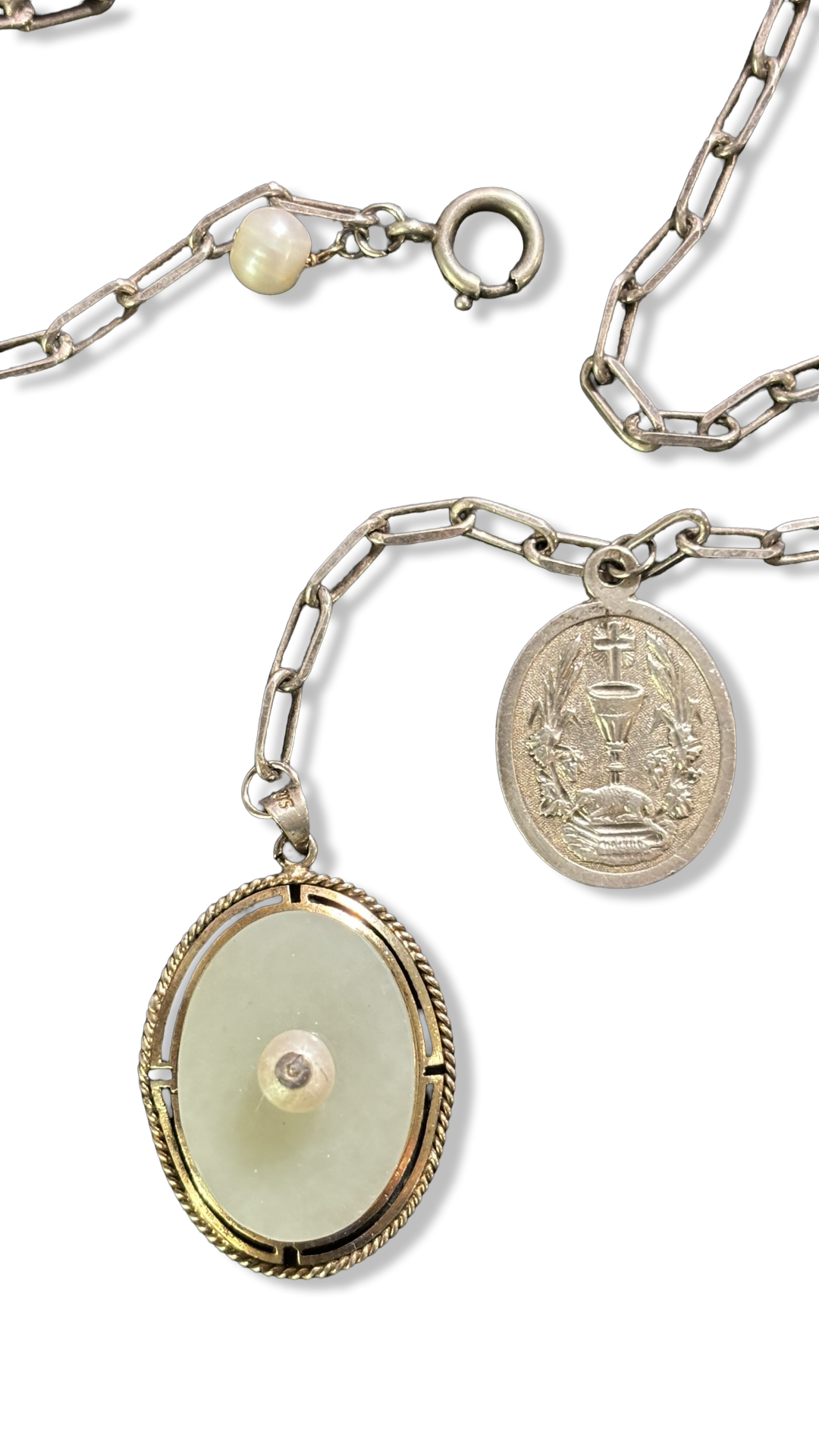 Collier lasso en argent, médaille de communion et jadéite