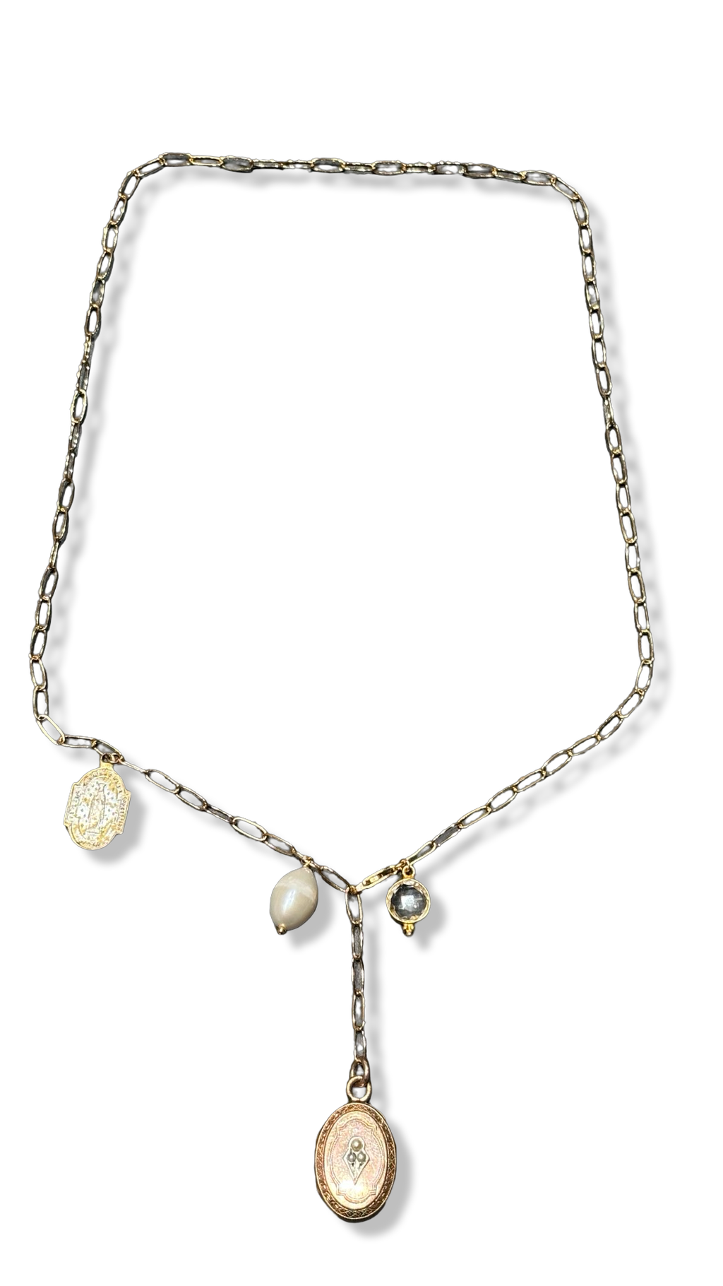 Collier lasso, médaillon à secret et perle