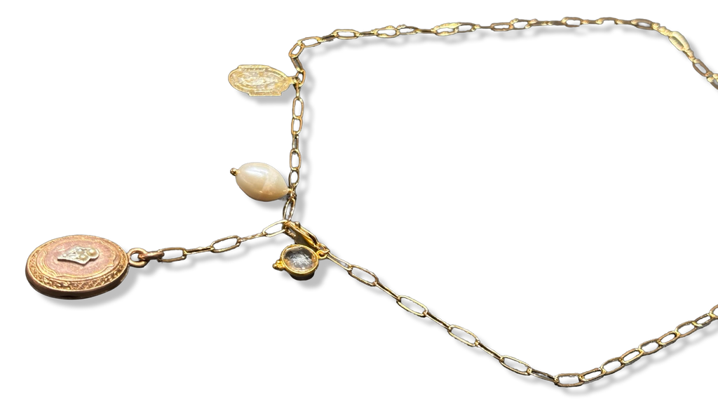 Collier lasso, médaillon à secret et perle
