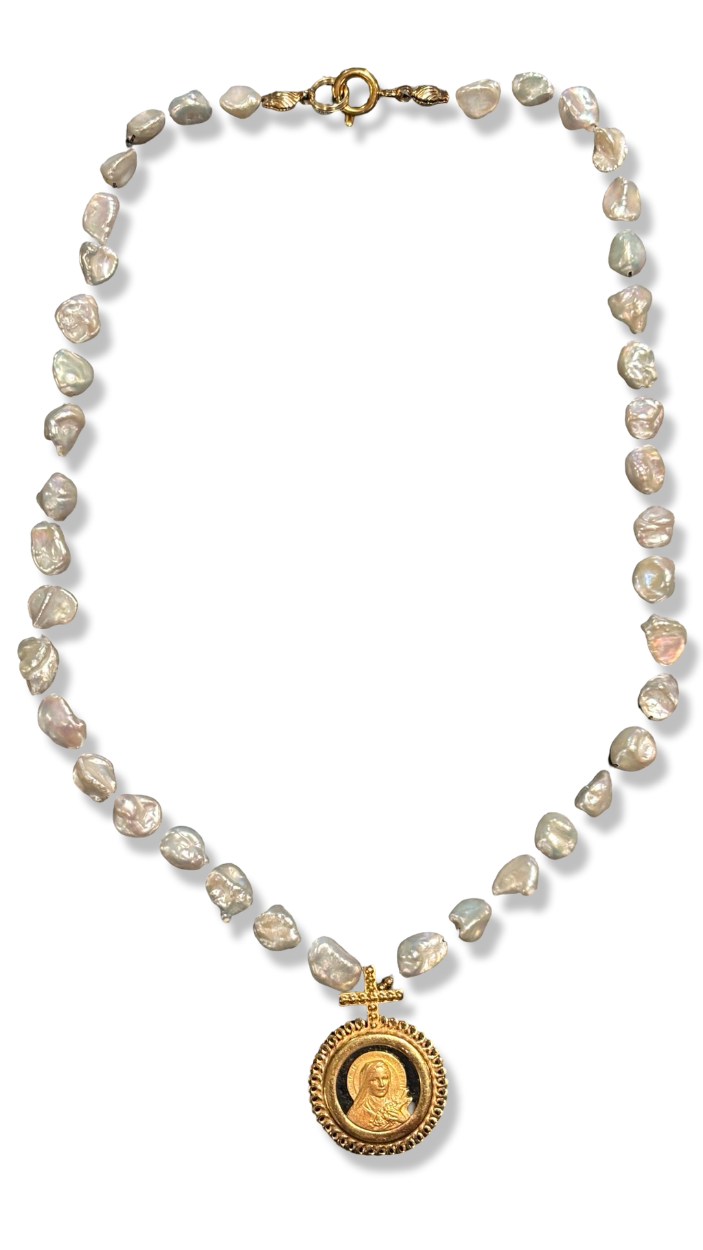 Collier de perles baroques et médaillon de Sainte Thérèse