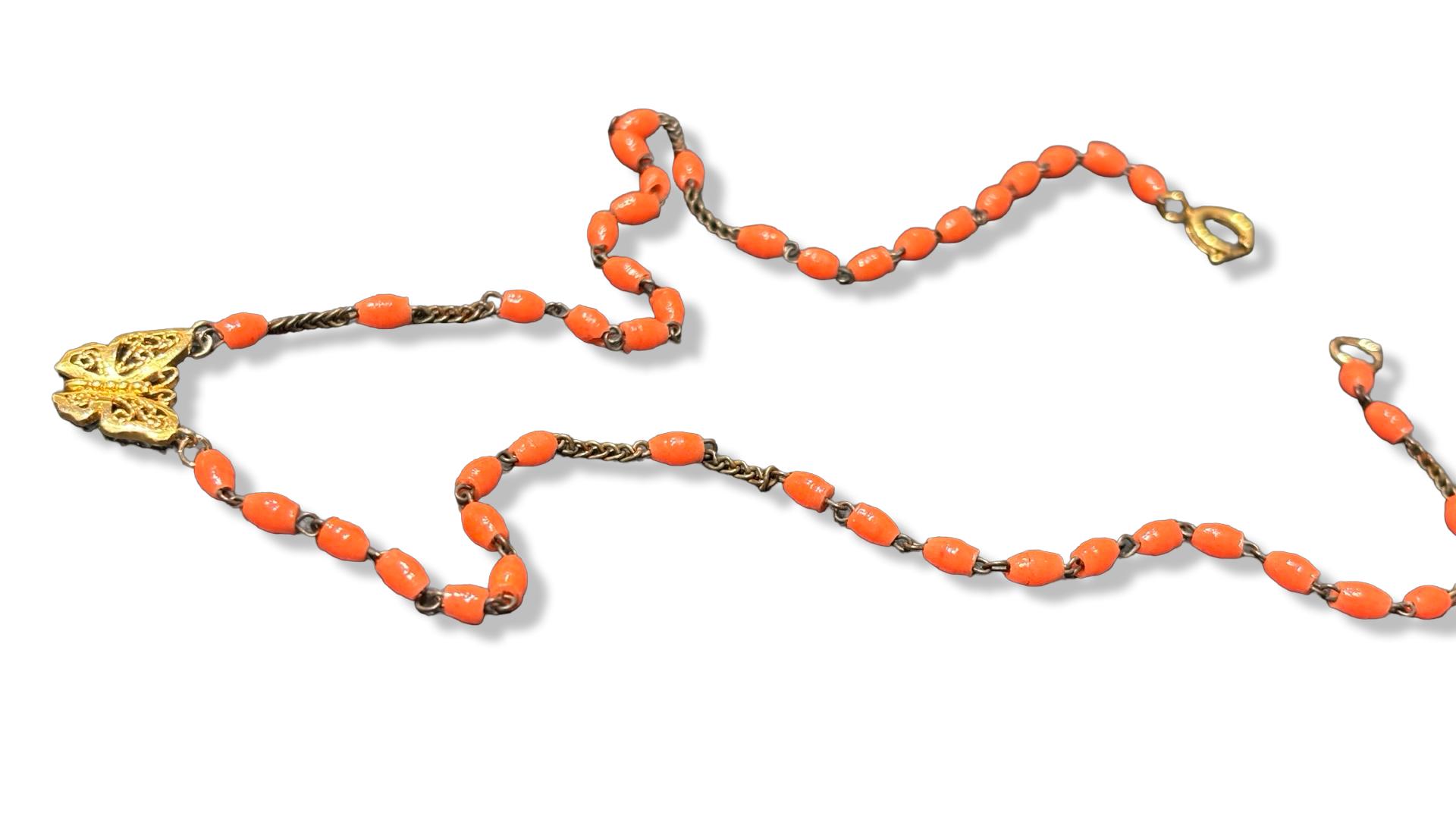 Collier chapelet orange et papillon en filigrane