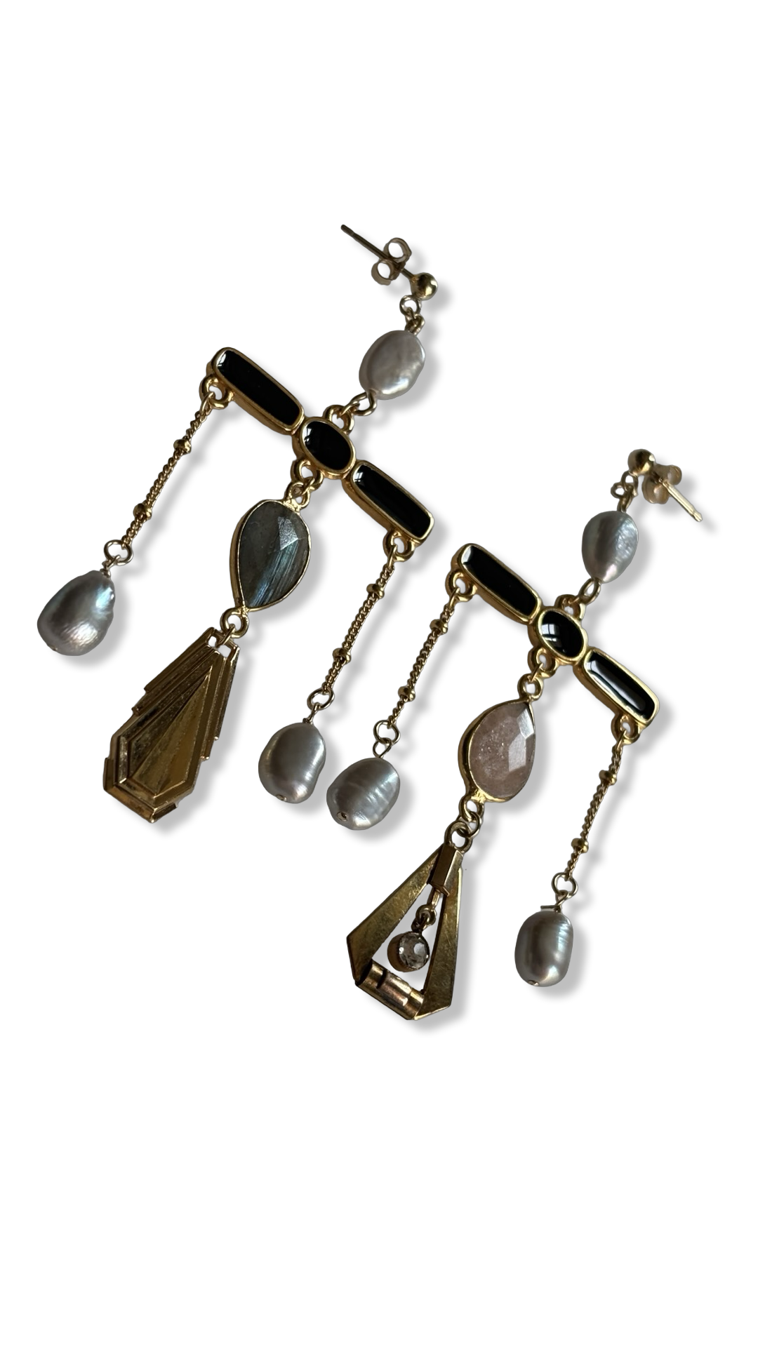 Pendants chandelier, pierres fines, perles grises et motifs Art Deco