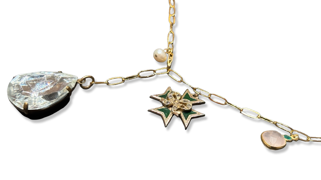 Collier lasso, large strass goutte, croix de Malte