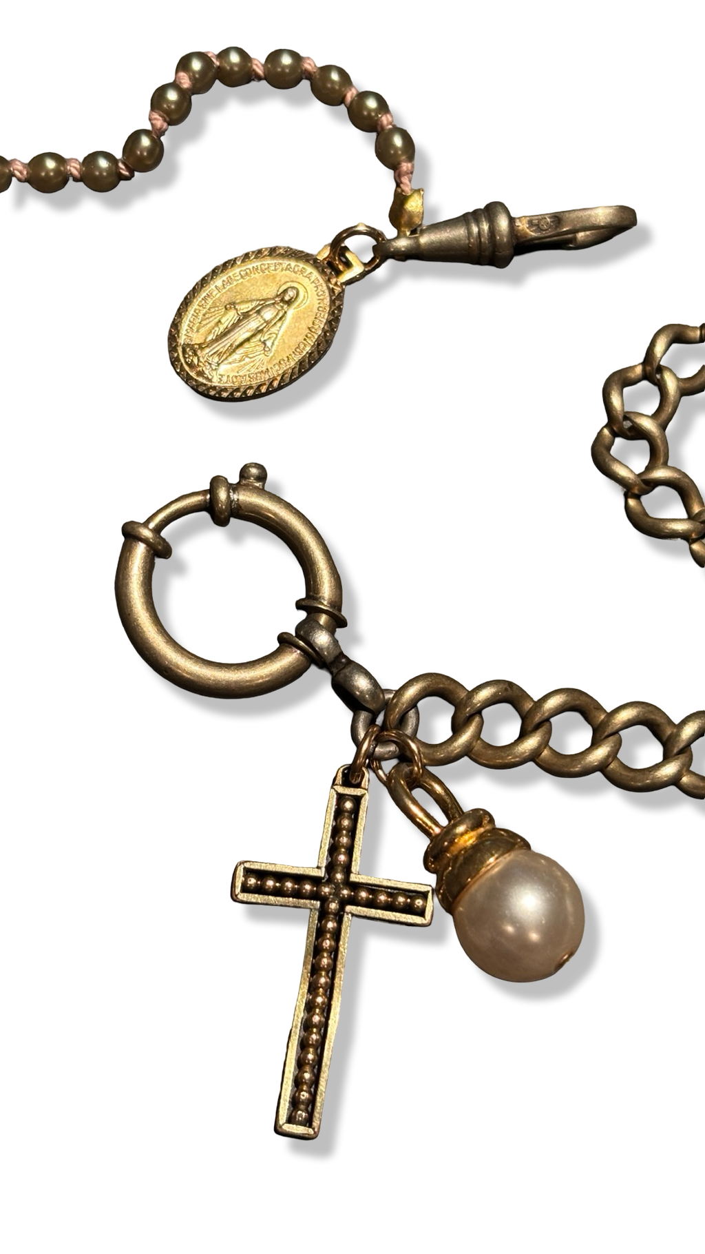 Collier chaine de montre et perles fantaisie, croix perlée